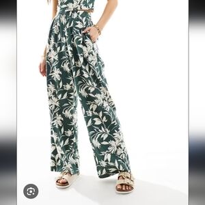 Abercrombie & Fitch Dark Green Floral Wide Leg Pants